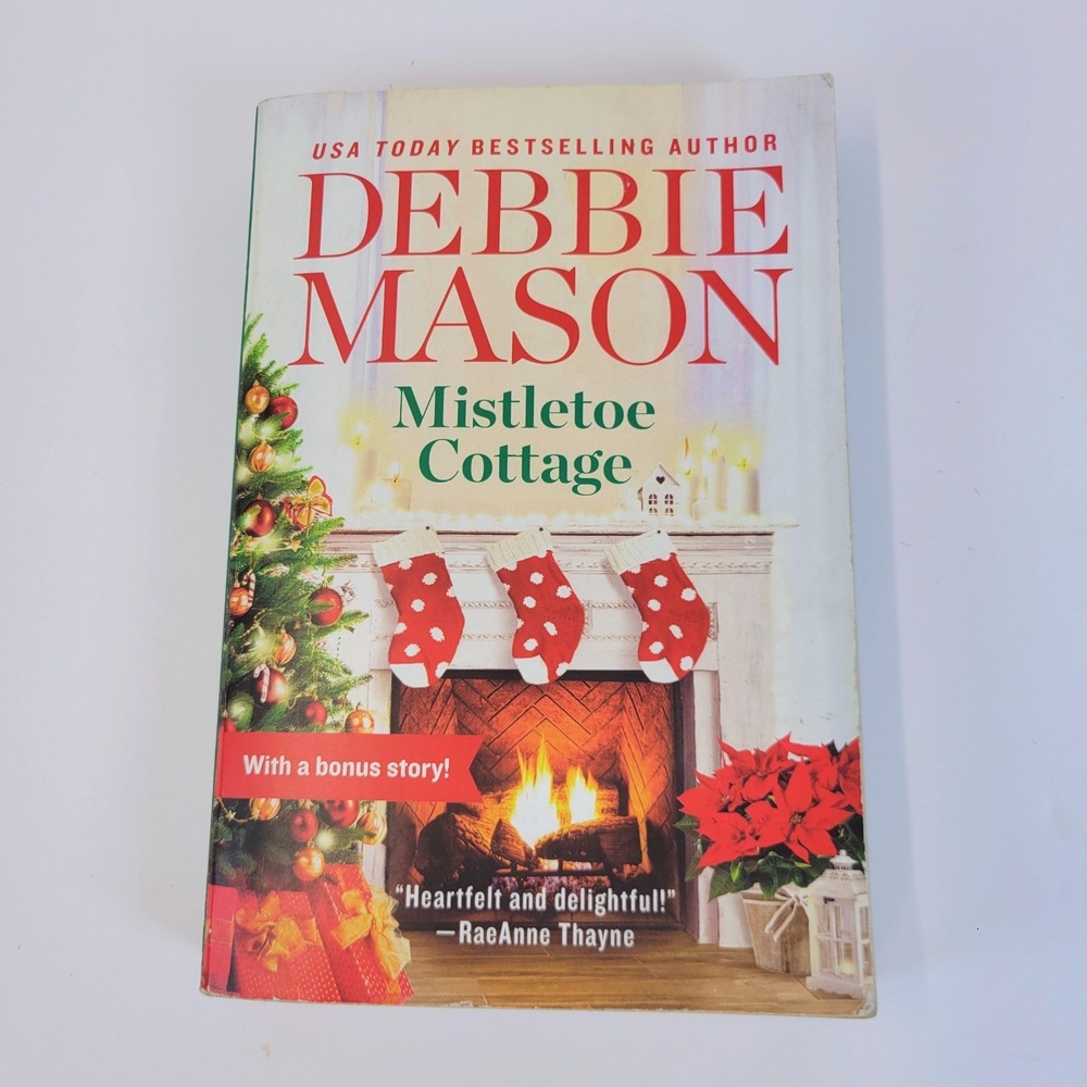 Debbie Mason Mistletoe Cottage Romance Christmas Paperback Book